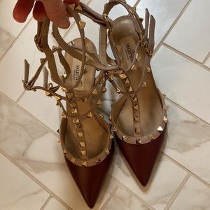 Valentino Rockstud burgundy and nude kitten heeled shoes with gold rock studs